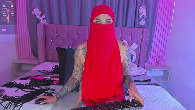 Nayla-Mouna live cam on StripChat