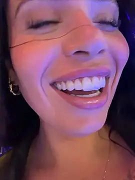 Rafaellaz live cam on StripChat