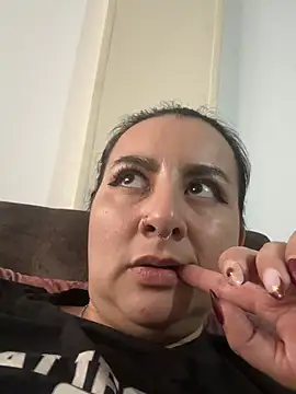 Abril_Luv live cam on StripChat