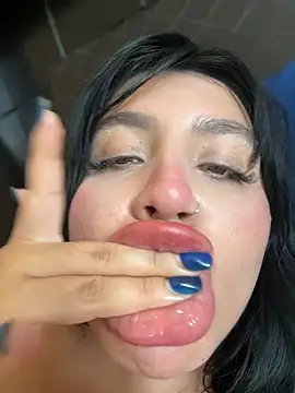 Vicky_Sixx live cam on StripChat