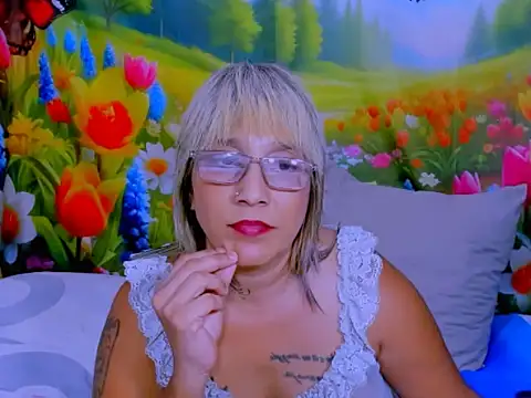 indianroxy live cam on StripChat
