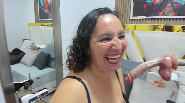 luna_naughty1 (F mature) - ice on my tits