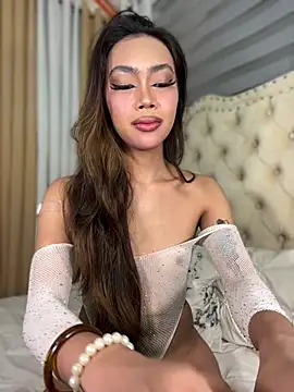 Innocent_yanixx69 live cam on StripChat