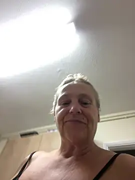 Blondnboujee53