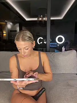 SexOnMyLvL Live Webcam on Stripchat