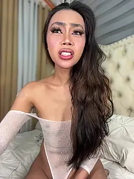 Innocent_yanixx69 live cam on StripChat