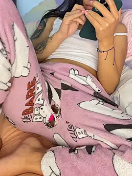 marianahb-e (F young) - Flash body naked