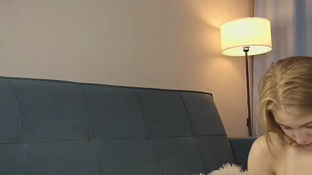 alicelebel (F young) - Taste my sweet cum on fingers?