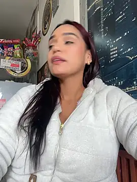 sara-77 (G young) - Topless at store 3 minutes 🔥😏