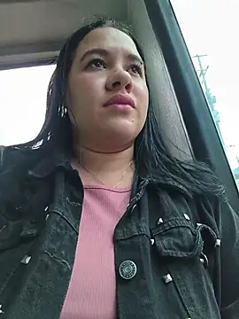 kendra-daring (F young) - Fingers inside my pussy in public