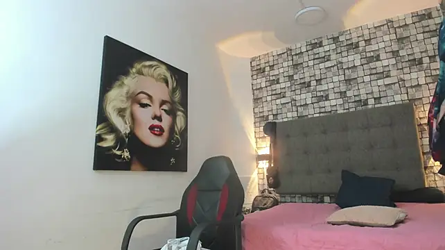 Juan_123__ live cam on StripChat