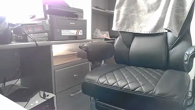 TrevorSteele live cam on StripChat