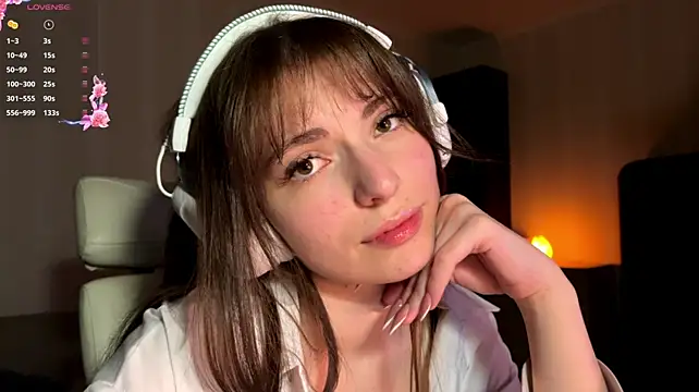 LorinaSpero live cam on StripChat
