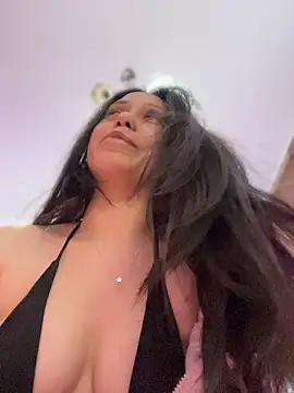 angelbellini live cam on StripChat