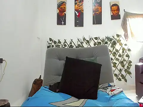 Latins_Boss live cam on StripChat