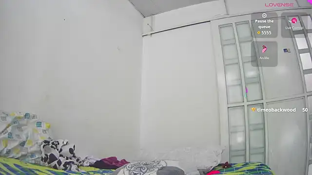 coffeewithmilk_1 live cam on StripChat