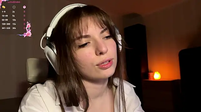 LorinaSpero live cam on StripChat