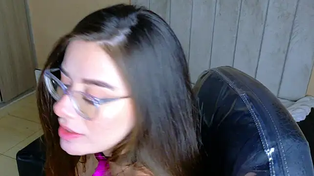 Charlotte_Olsen_ live cam on StripChat