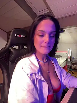 LunnaVey live cam on StripChat