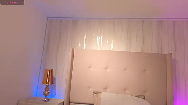 kaylarossi live cam on StripChat