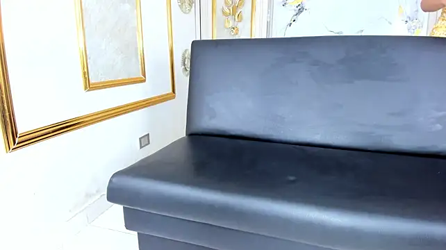 temptation_ggh (Ask my age) - Lick pussy both girls