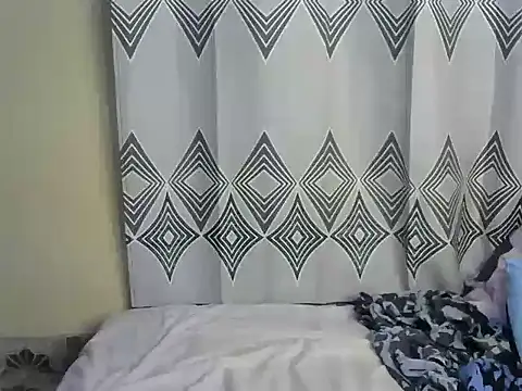 cheeky_caramel live cam on StripChat