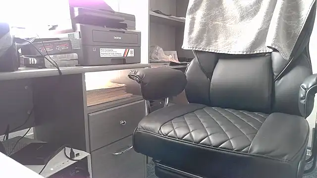 TrevorSteele live cam on StripChat