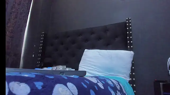 amareto_queen live cam on StripChat