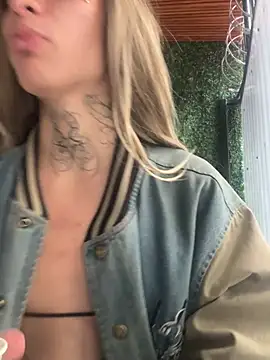 Model: MadisonWood01