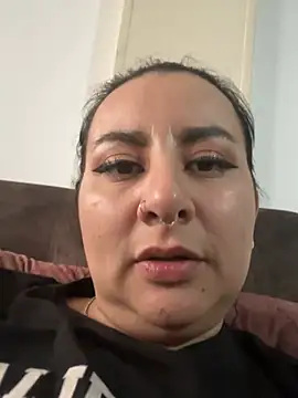 Abril_Luv live cam on StripChat