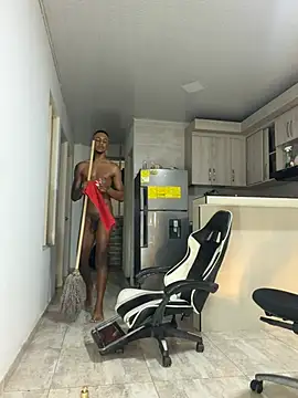 YeremiBrowm live cam on StripChat
