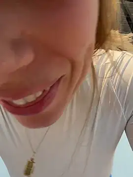 oliviafranciis (F young) - Take top Off
