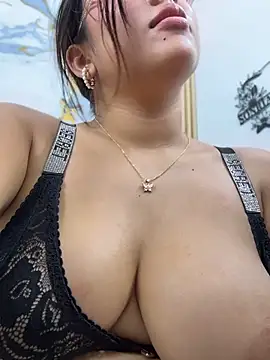 babysaritaa (F teen) - sucking nipples