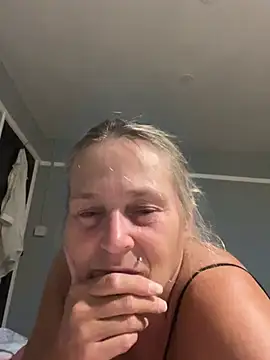 Blondnboujee53