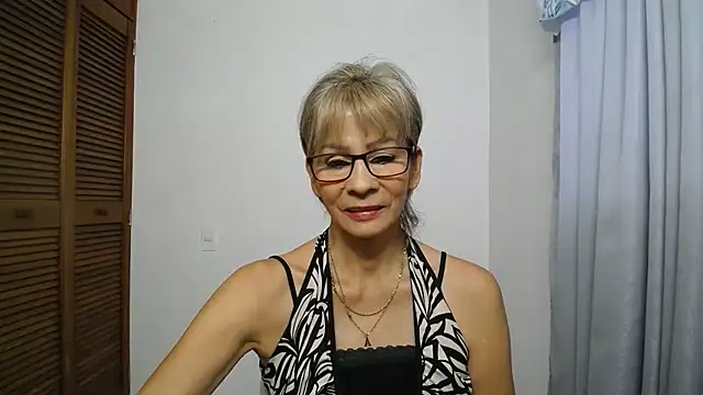 mommysexy16 live cam on StripChat