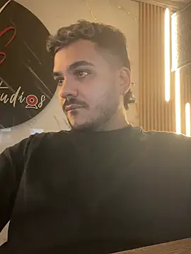 LatinBearX live cam on StripChat
