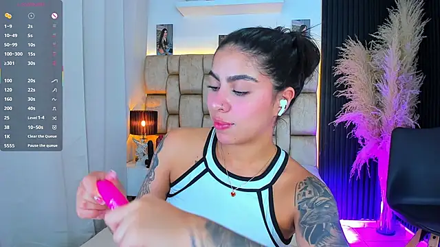 little_sophie18 (F teen) - Show Boobs