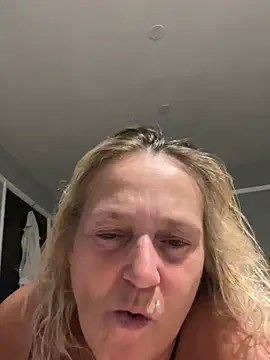 Blondnboujee53