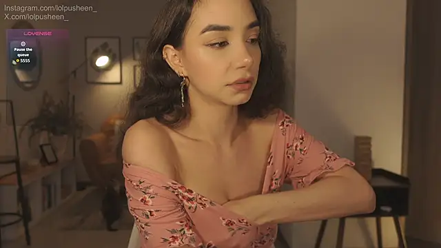 JulietteDee live cam on StripChat