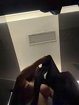 Rafaellaz's live cam