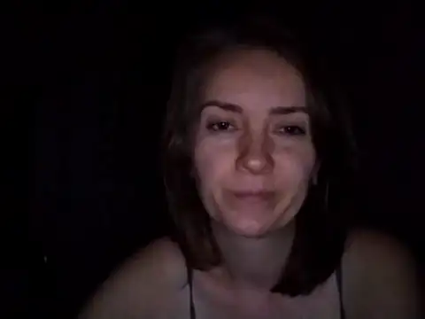 JenniferAlone live cam on StripChat