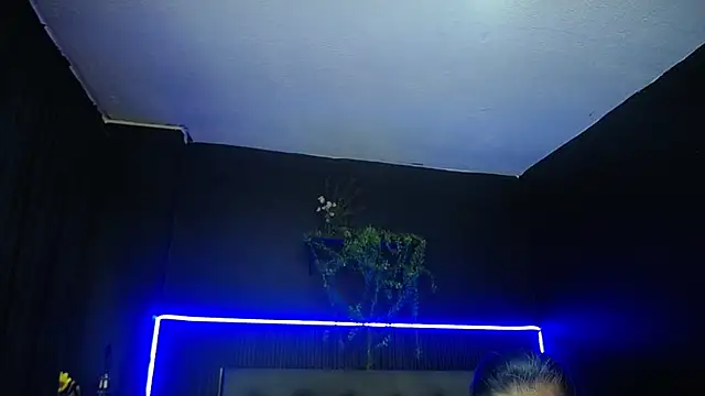 sasi_luna live cam on StripChat