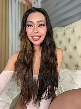 Innocent_yanixx69 live cam on StripChat