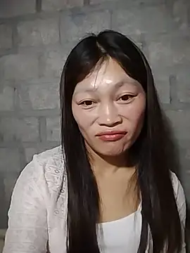 Buong-binh live cam on StripChat