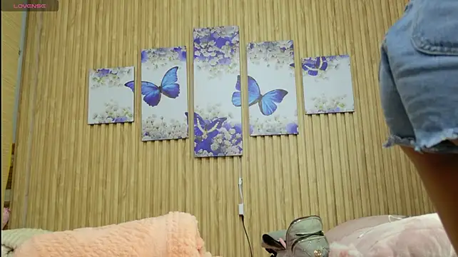 Moonceleste live cam on StripChat