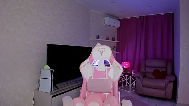 EllaCurtis live cam on StripChat