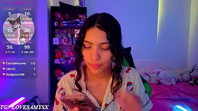 Lovelyamyy live cam on StripChat