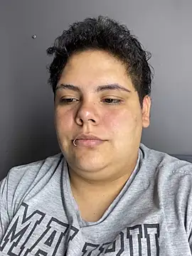 Hailey_Curvy webcam