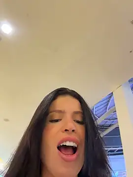Rafaellaz live cam on StripChat