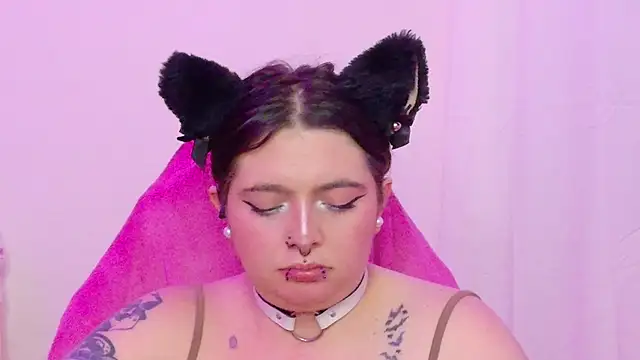 Sachi_Meow live cam on StripChat